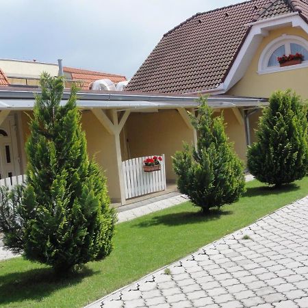 Apartmany Usmev Velky Meder Ngoại thất bức ảnh