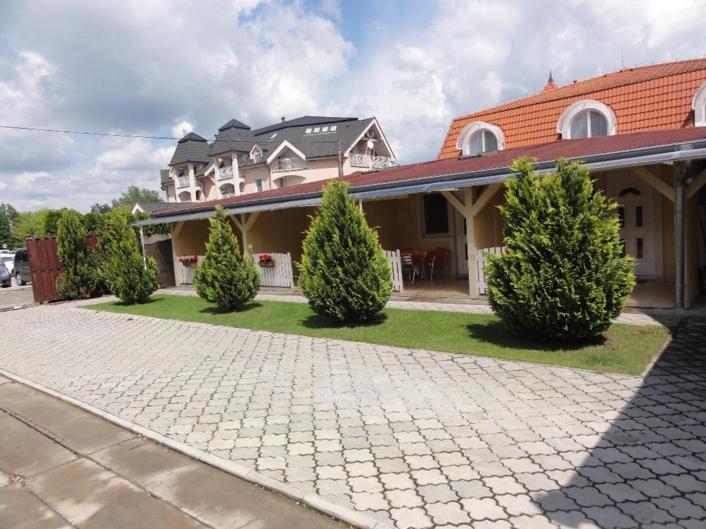 Apartmany Usmev Velky Meder Ngoại thất bức ảnh